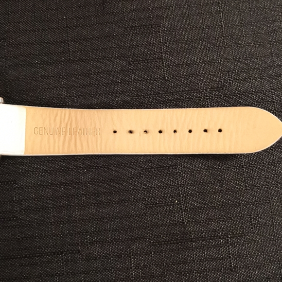 Betsey Johnson Watch - Picture 8 of 8